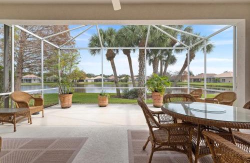 Palmer Ranch House | Tranquil 2BR lakefront home in Palmer Ranch - Marina Sunrise