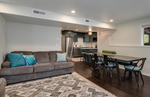 Lakeshore Cabin | Tranquil modern hike + ski Breck cabin w/Fast WiFi, HotTub, FirePit, 2 Kitchens