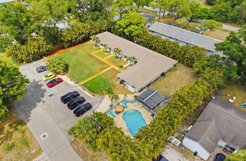 Ridge Wood Heights House | Tropical Fruit Garden