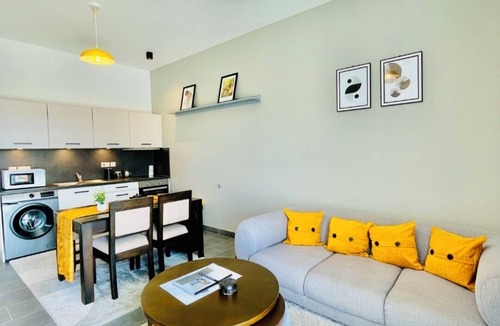 Bwejuu Apartment | Tropical Ocean Breeze Retreat Steps from Beach & Lagoon