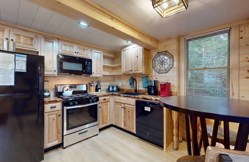 North Lake George Cabin | Trout House Village Resort