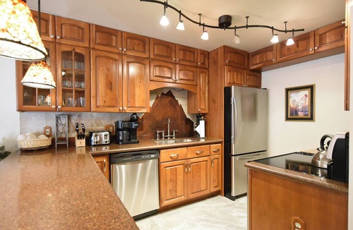 Four O'Clock Condo | Tyra Streamside Buffalo Run Condo: Ski-In/Ski-Out