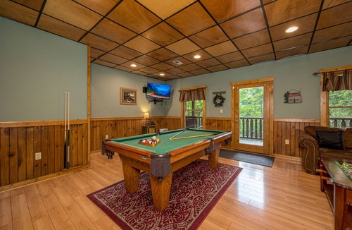 Smoky Mountains Cabin | Unique Studio-Style*Secluded*Hot Tub
