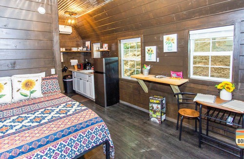 Lake Lure Cottage | Unique “Tiny Barn” at Farmstead | Lake Lure 2miles