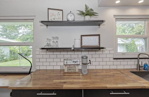 Willoughby House | Updated Bungalow Near Downtown Willoughby
