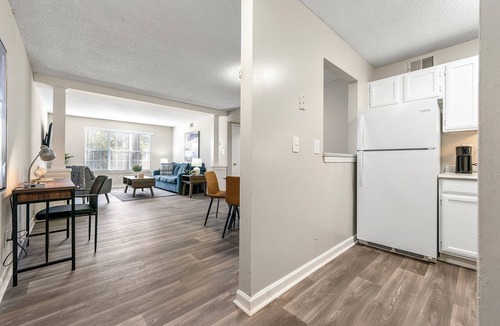 Atlanta Apartment | Upper Westside Atlanta 2BR apartment with king beds, full kitchen, fast Wi-Fi, and free parking — close to dining, shopping, and MARTA.