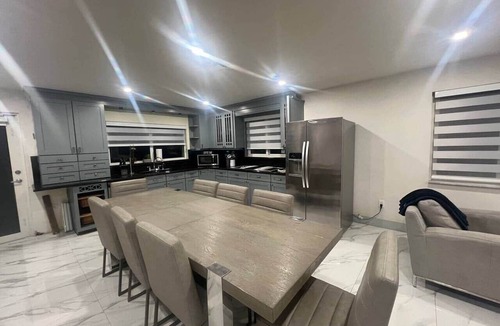 Seybold Apartment | Upscale 3BR/3BA Waterfront Apt/Sleep 7