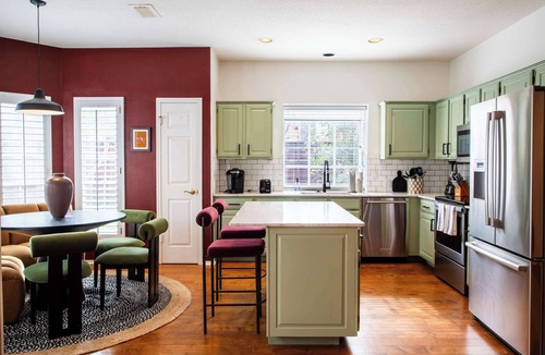 North Central Thousand Oaks House | Upscale Escape Pool, Hot Tub, Game Room, Firepit