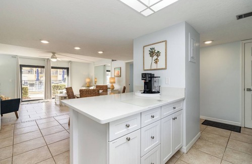 Avon By The Sea Condo | Upscale Unit with 2 King Beds-One Level-Pool Front- Steps to Beach & Pier!