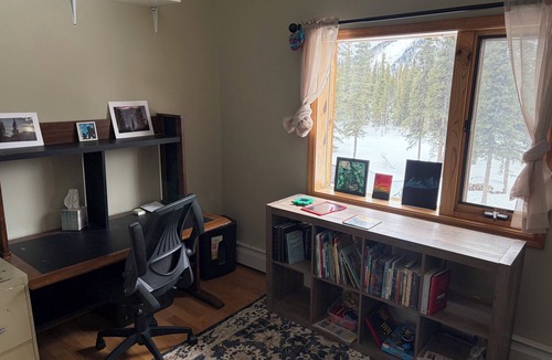 McKinley Park House | Bush Lodging 4-bedroom house 10 mins from Denali National Park and Preserve