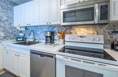Kahana Condo | Valley Isle 1108b 2 Bedroom Condo by RedAwning