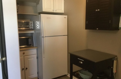 Venice Apartment | Venice Beach Studio-centrally located-Great Price-Clean-Private