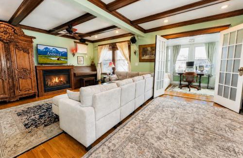 Jamaica Plain Apartment | Victorian Condo