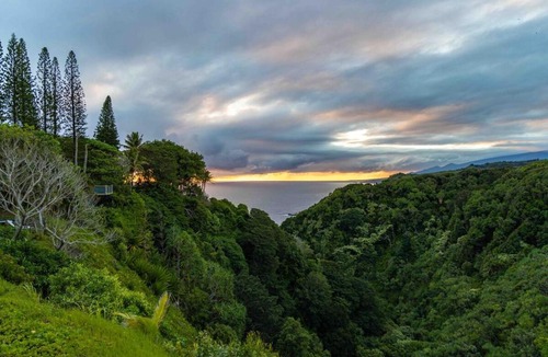 Haiku Villa | Villa Farm Stay with Ocean Views on Road to Hana