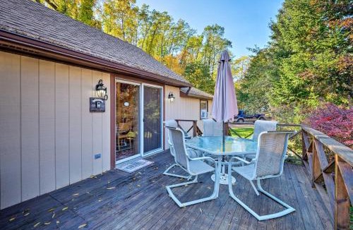 Bolton Landing House | Walk to Beach! Bolton Landing Cottage w/Deck