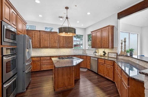 Rob Roy On The Lake House | Water's Edge | Spacious Group Retreat with Lake Travis Views!