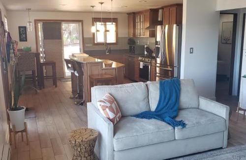Lakeridge Apartment | Water View Home