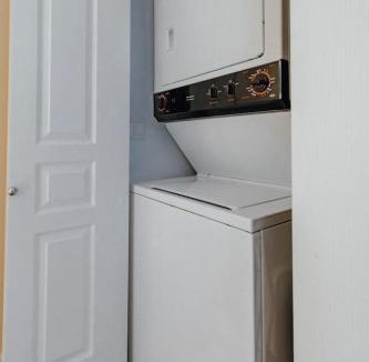 Downtown Seattle House | Waterfront 2BR Great Wheel View Walk to Pike Place