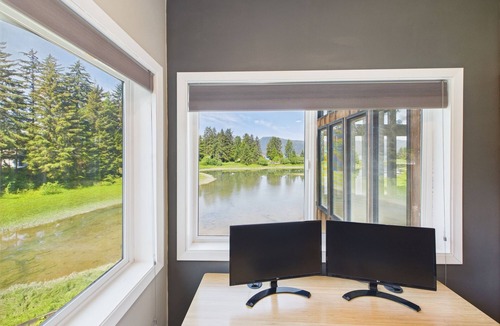 Juneau House | Waterfront 5-Bedroom Retreat w/Sauna & Firepit