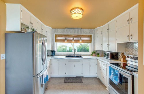 Algoma Cottage | Waterfront Algoma Vacation Rental on Lake Michigan