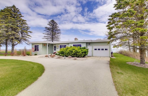 Algoma Cottage | Waterfront Algoma Vacation Rental on Lake Michigan