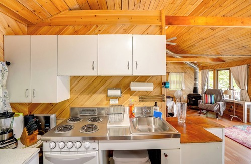 Berkshire Apartment | Waterfront Berkshires Studio w/Dock on Goose Pond