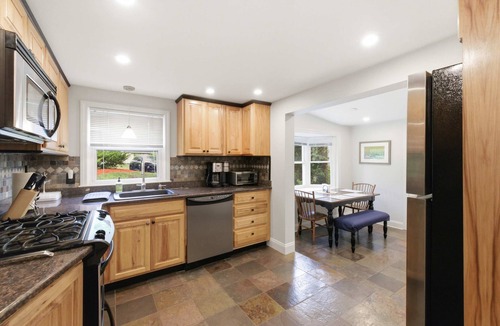 Ward Hill House | Waterfront Getaway w/Dock & Lake Views