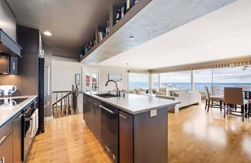 Egg Harbor House | Waterfront Group Retreat · Sauna · Door County