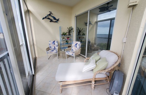 Palmetto Condo | Waterfront Luxury Penthouse Condo on Tampa Bay Estuary and Golf Course