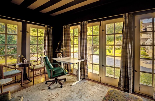 Harters Heights House | Welcome to A Scholarly Retreat, just a stroll from campus