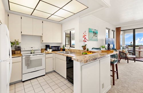 Kapalua Condo | Welcome to your golf course blue oasis by the sea