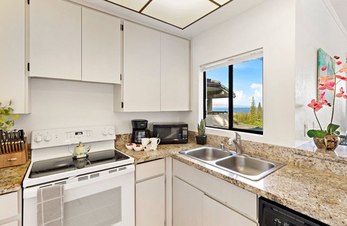 Kapalua Condo | Welcome to your golf course blue oasis by the sea