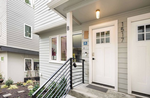 North Admiral House | West Seattle Retreat w/3 AC - Near Alki Beach
