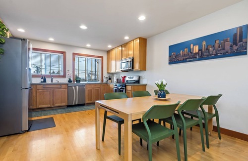 Genesee Apartment | Westside Den