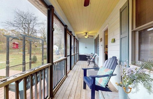 Lakeside House | Within walking distance to Lake Michigan, beach access, nice patio, W/D & WIFI