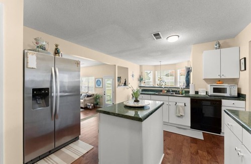 Belmont House | World Cup Work Base -Large Home + OFFICE- Sleeps 8