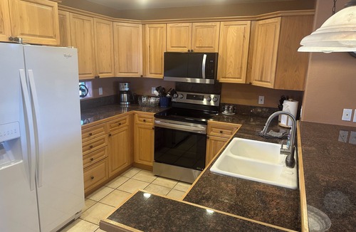 Dillon House | WORTH IT Stocked, Clean Garage, walk to Dillon/shop, decks, grill- read reviews!