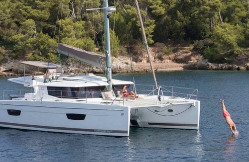 Stone Town Boat Rental | Zanzibar's Sun-Kissed Sailing Experience