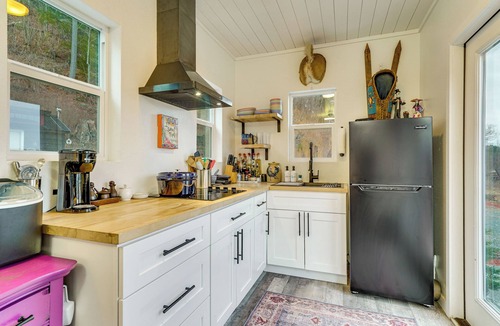Hubbardton House | Zen Box Farm Eco Retreat Compound for Family Fun