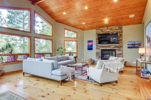 1 Mi to Ski: Breckenridge Home w/View & Hot Tub