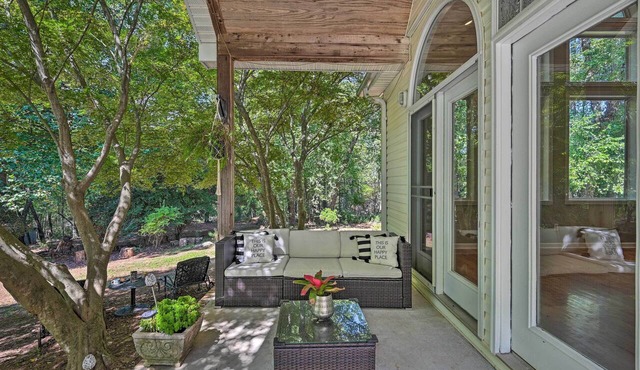 2 Mi to Clemson: Central Villa w/Deck, Near Lakes