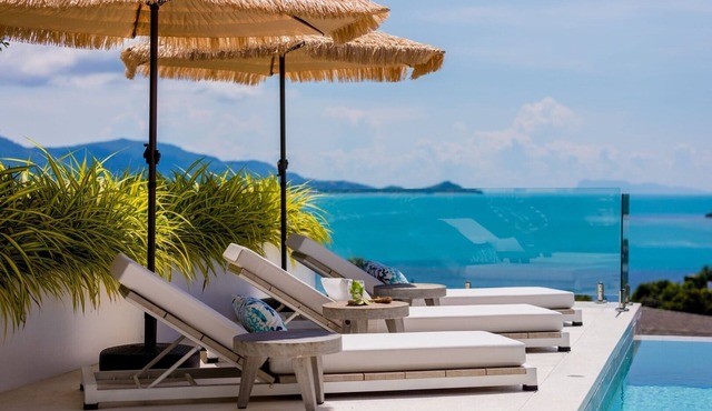3 Bed/4 Bath BEACHSIDE VILLA with SEA and SUNSET VIEWS, 150 meters walk to BEACH in Koh Samui