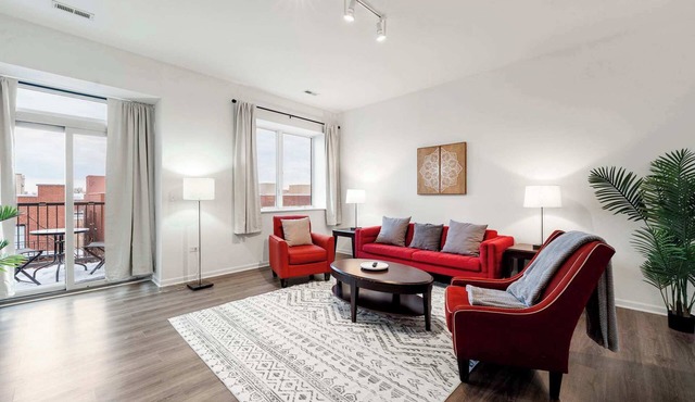 3BR · Steps from McCormick · Balcony & Gym