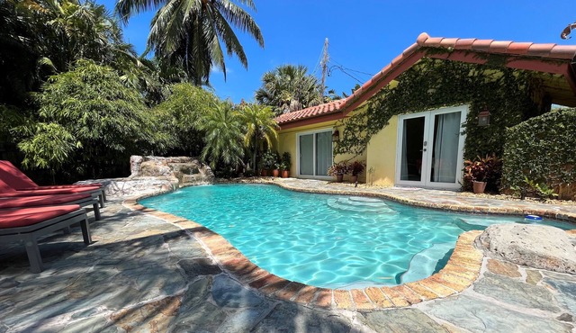 4 Bed 3.5 Bath Mediterranean Beach Villa <1 Min WALK From Beach