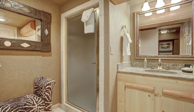 4-bedroom Chalet in 8 Minutes from Downtown Breck