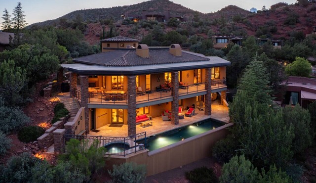 5BR Expansive Villa with Pool, Spa & Panoramic Views
