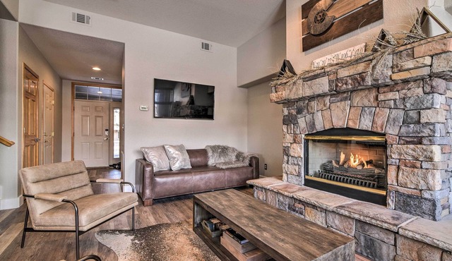 7 Mi to Keystone: Waterfront Home w/Scenic Views