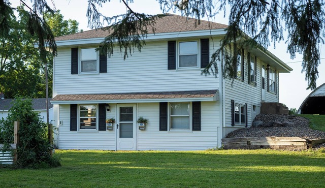 8 Acre Lower-Level Hobby Farm Getaway
