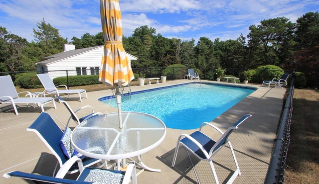 86 Spring Hill - Private Pool, pet-friendly!