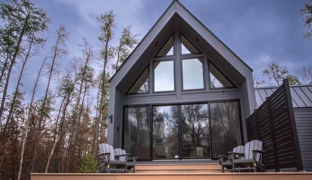A-Frame Adventure Basecamp Sleeps 6 Snowmobile/ORV Trails Starlink Near Tippy
